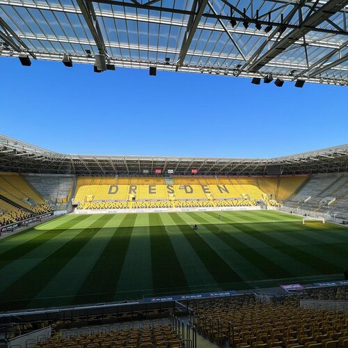 Looking forward to a great July Weekend… @rudolfharbigstadion
#productionmanagerjobs #stadiumshow #crewloveistruelove Looking forward to a great July Weekend… @rudolfharbigstadion
#productionmanagerjobs #stadiumshow #crewloveistruelove